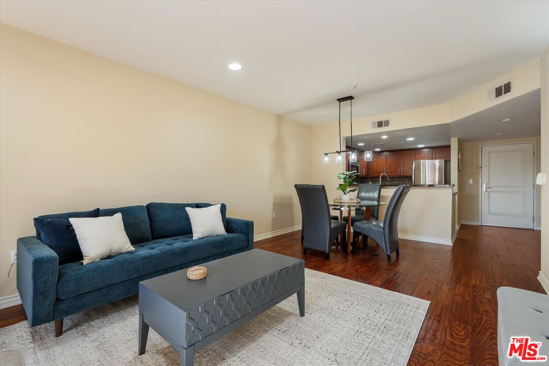 7100 Alvern St Unit: 317