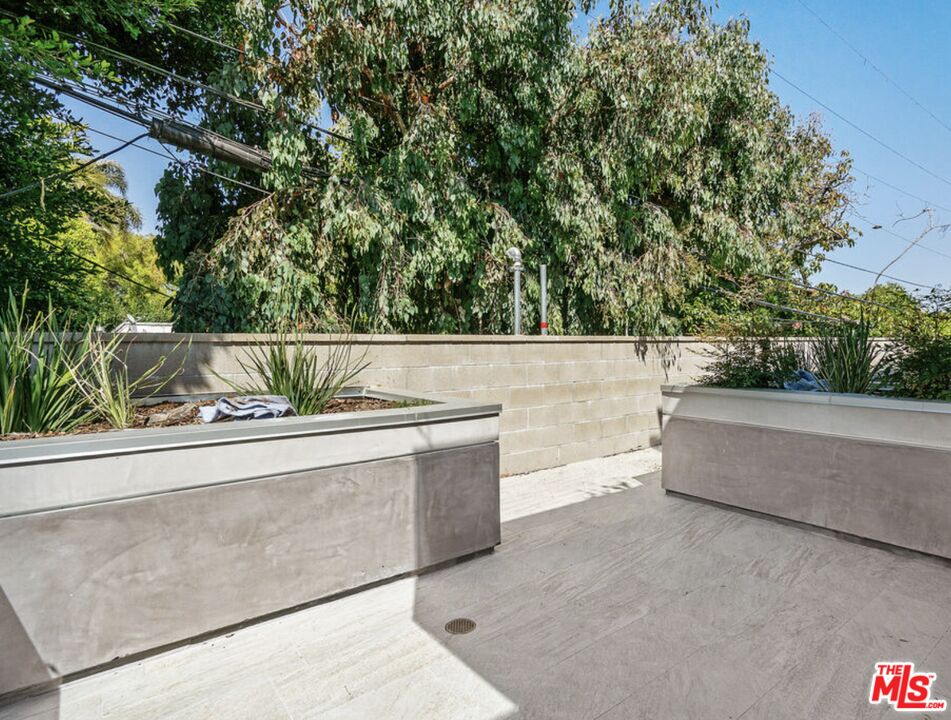 2336 Westwood Blvd Unit: 204