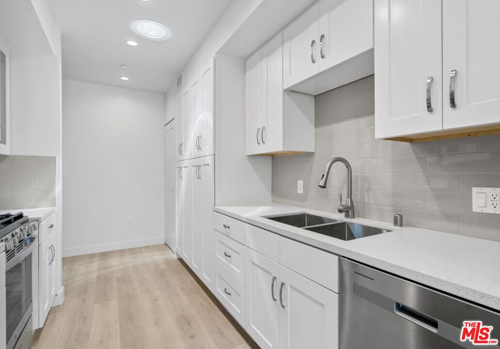 2336 Westwood Blvd Unit: 204