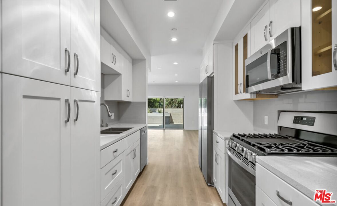 2336 Westwood Blvd Unit: 204