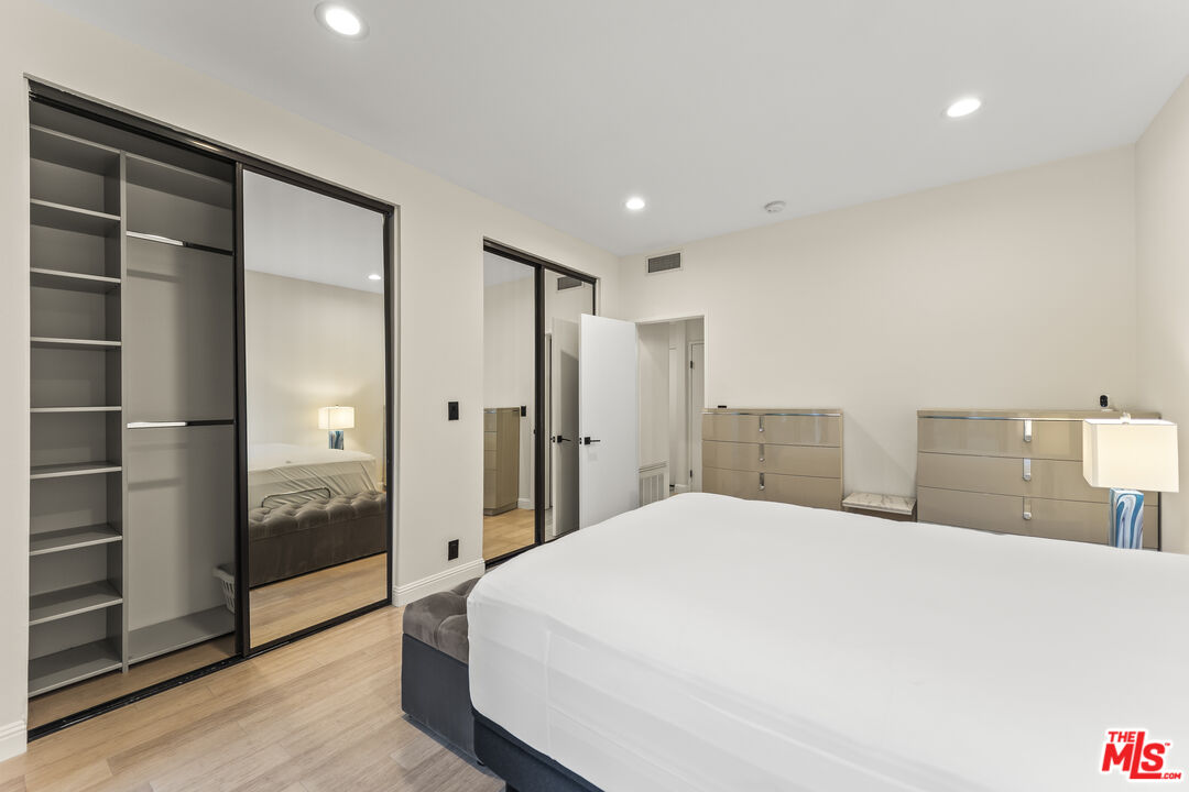 8110 Manitoba St Unit: 114