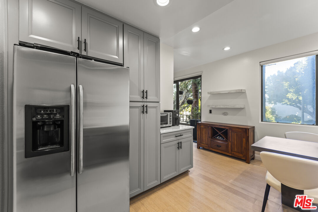 8110 Manitoba St Unit: 114