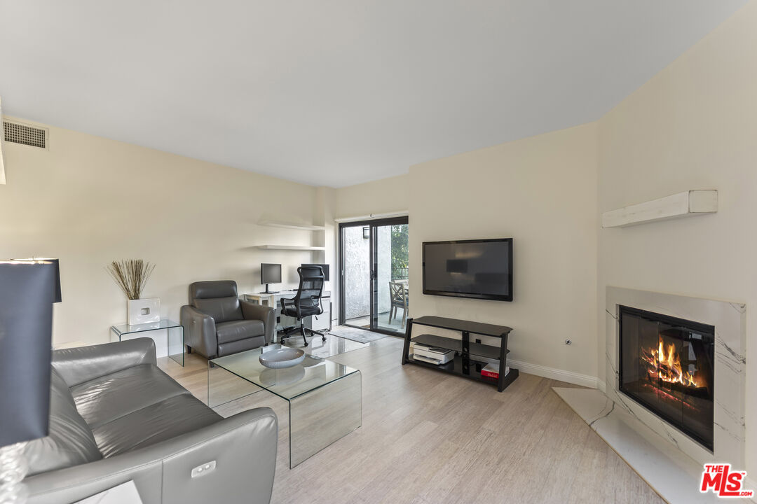 8110 Manitoba St Unit: 114