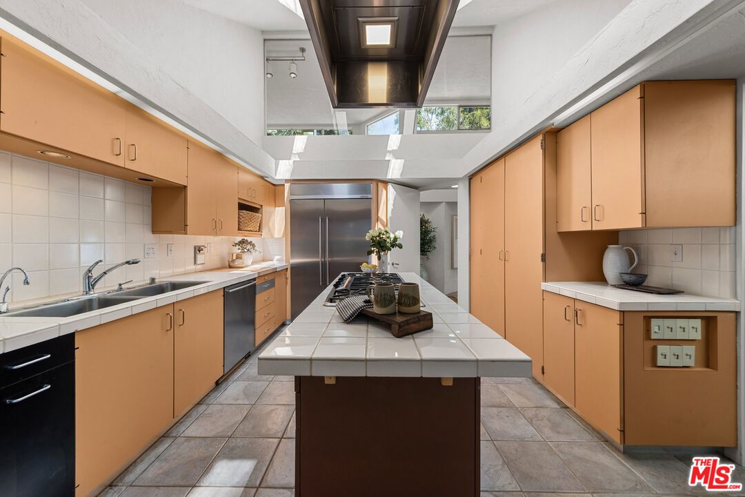 12316 16th Helena Dr