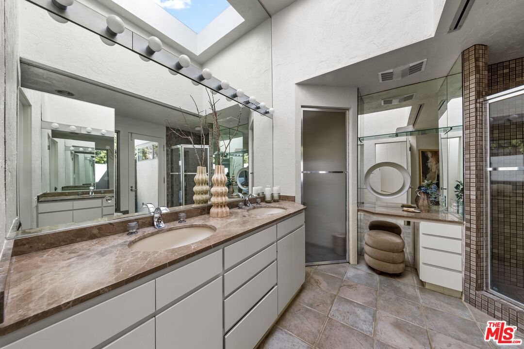 12316 16th Helena Dr