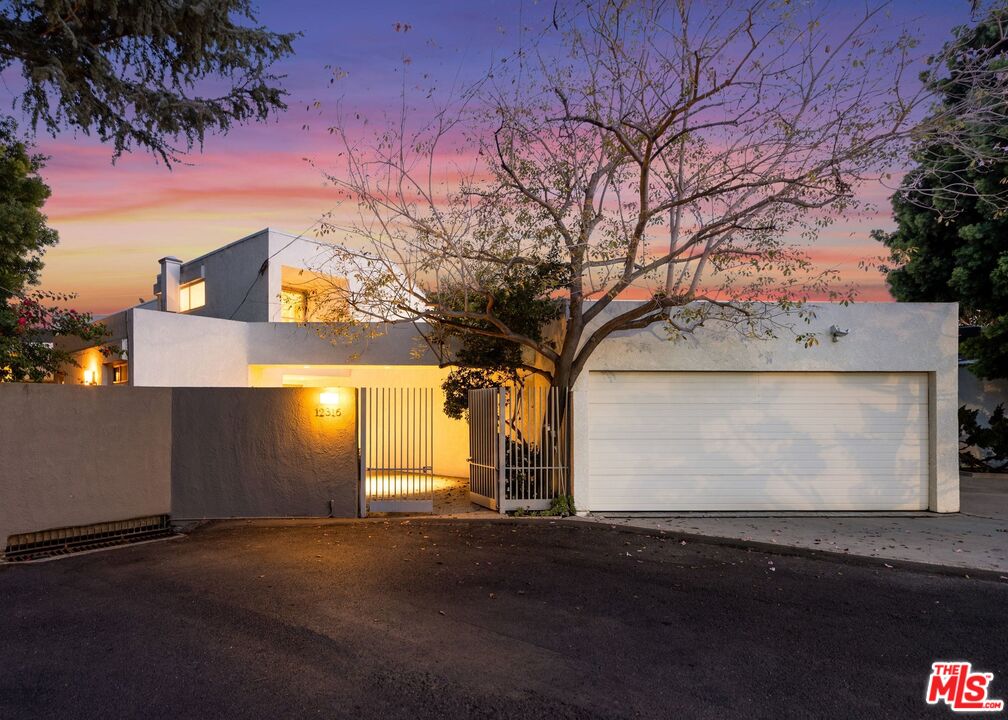 12316 16th Helena Dr