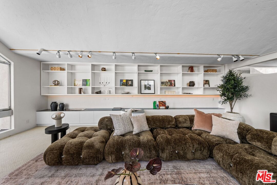 12316 16th Helena Dr