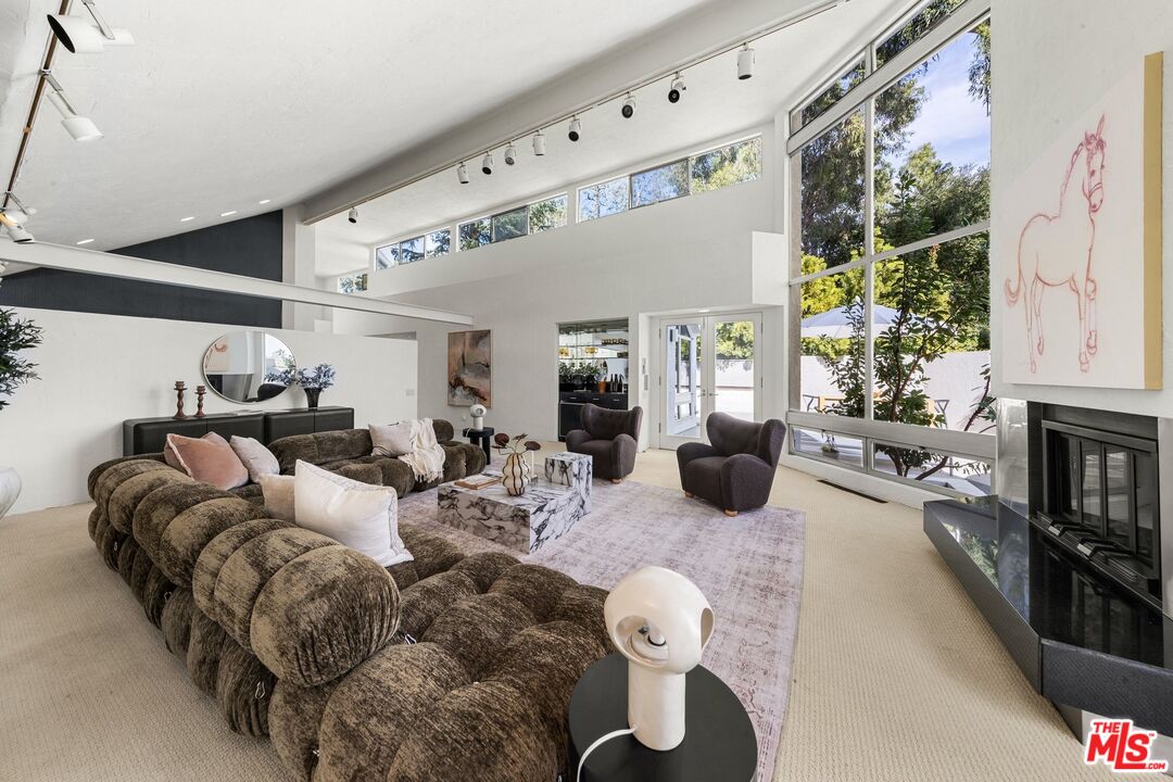 12316 16th Helena Dr