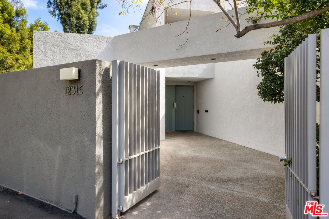 12316 16th Helena Dr