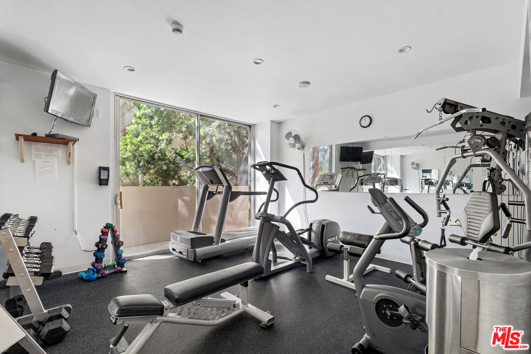 10433 Wilshire Blvd Unit: 301