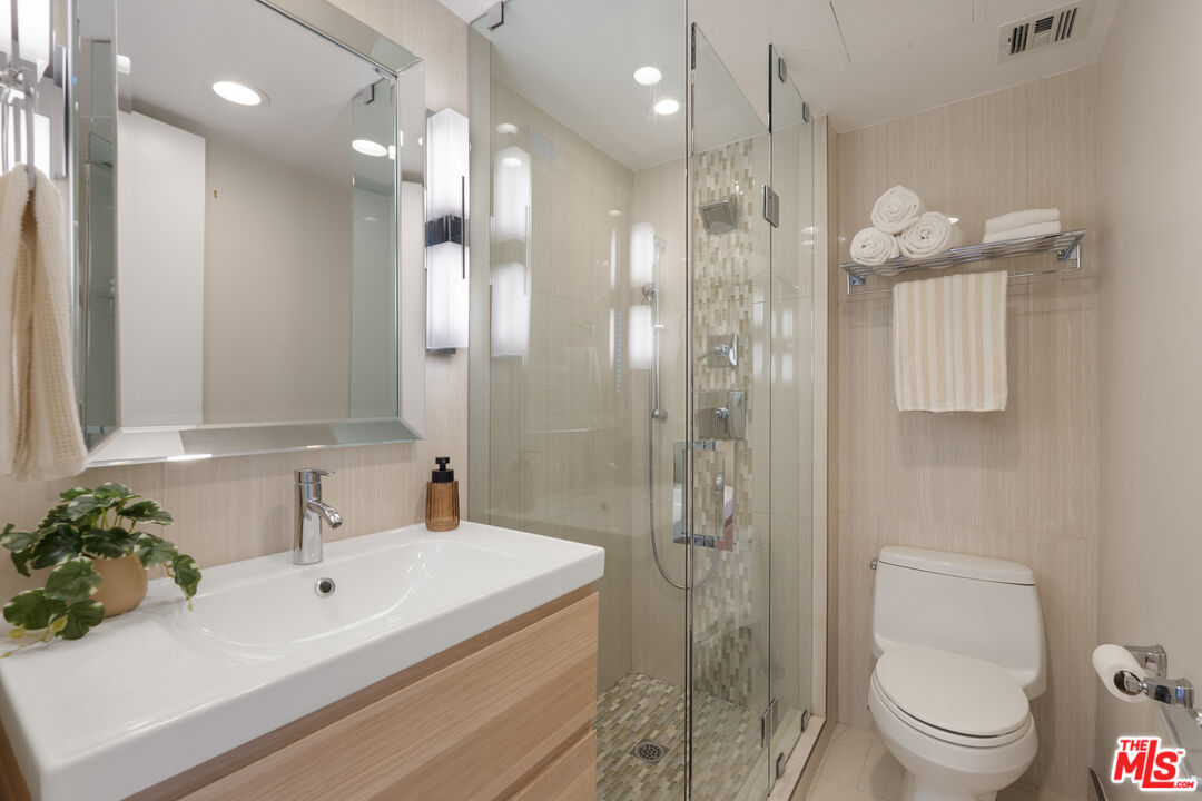 10433 Wilshire Blvd Unit: 301