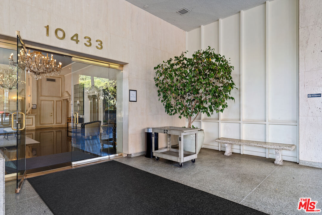 10433 Wilshire Blvd Unit: 301