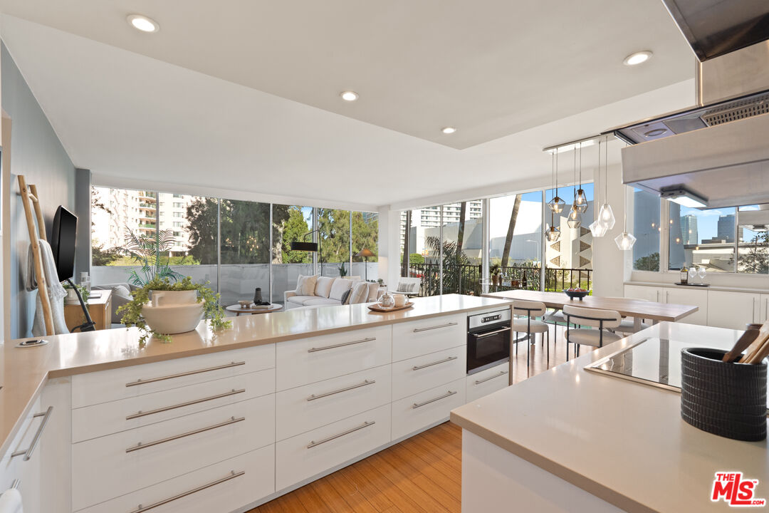 10433 Wilshire Blvd Unit: 301