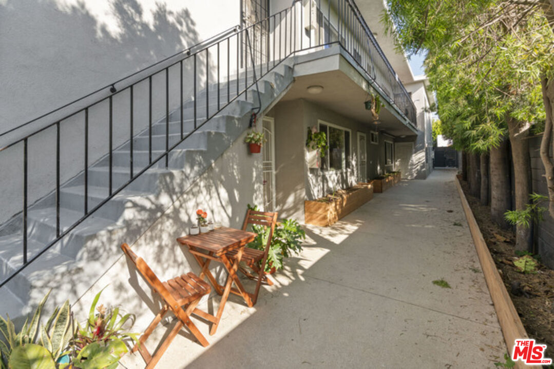 656 Indiana Ave