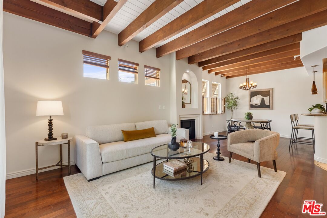 4360 Ventura Canyon Ave Unit: 7