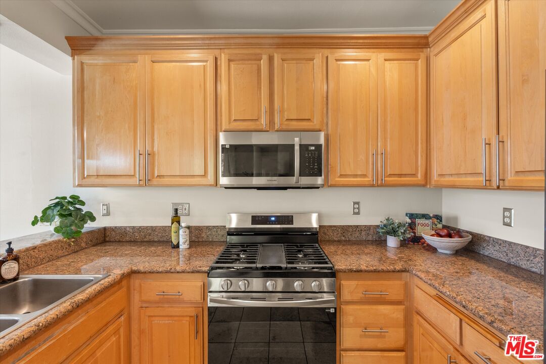 4360 Ventura Canyon Ave Unit: 7