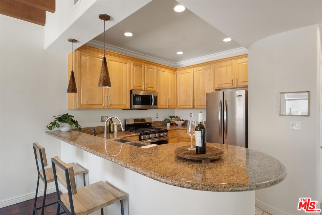 4360 Ventura Canyon Ave Unit: 7