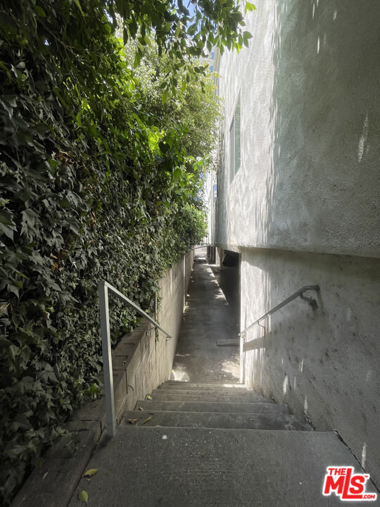 1218 Mcclellan Dr Unit: 201