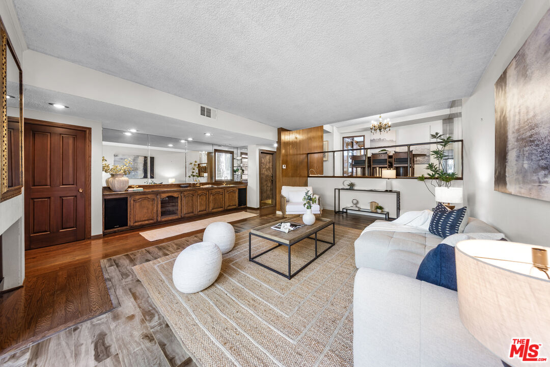 4360 Glencoe Ave Unit: 5