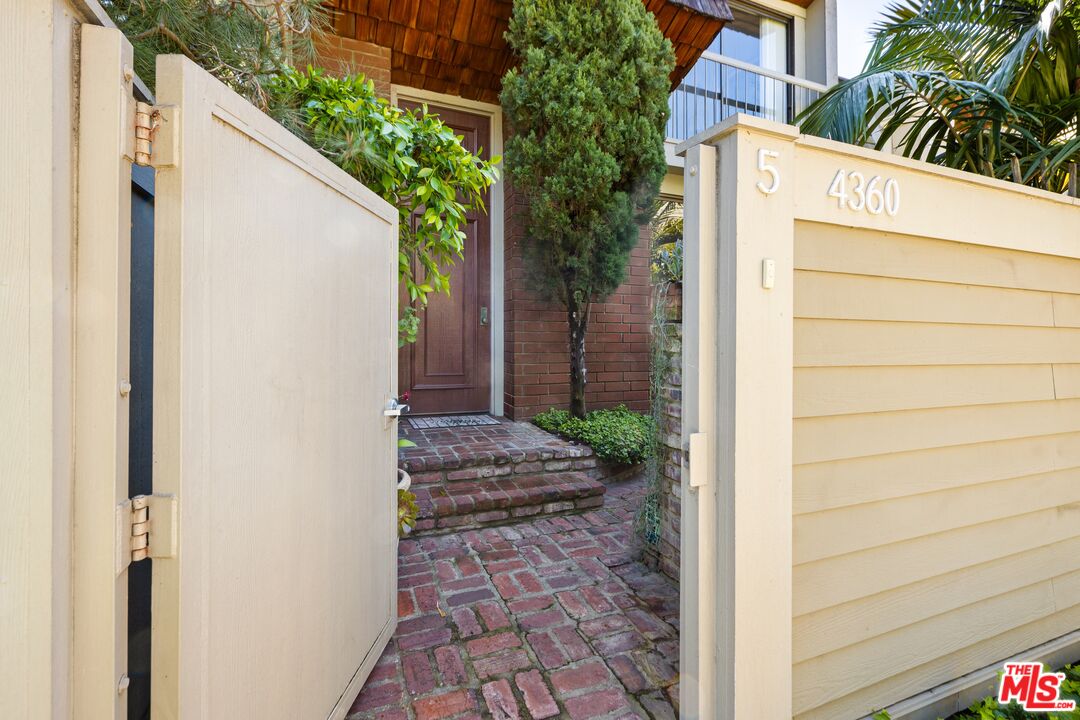 4360 Glencoe Ave Unit: 5