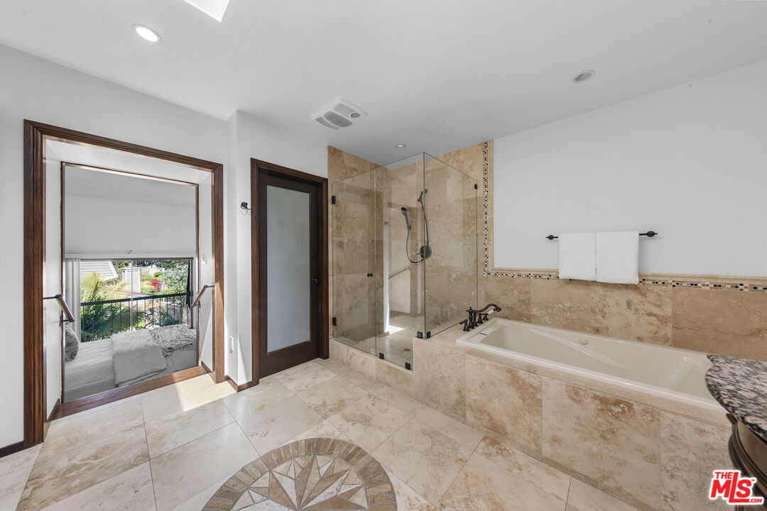 4360 Glencoe Ave Unit: 5