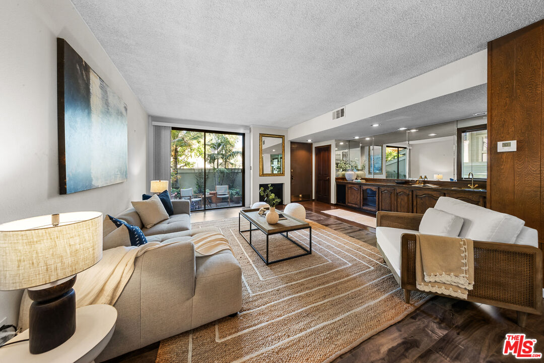 4360 Glencoe Ave Unit: 5