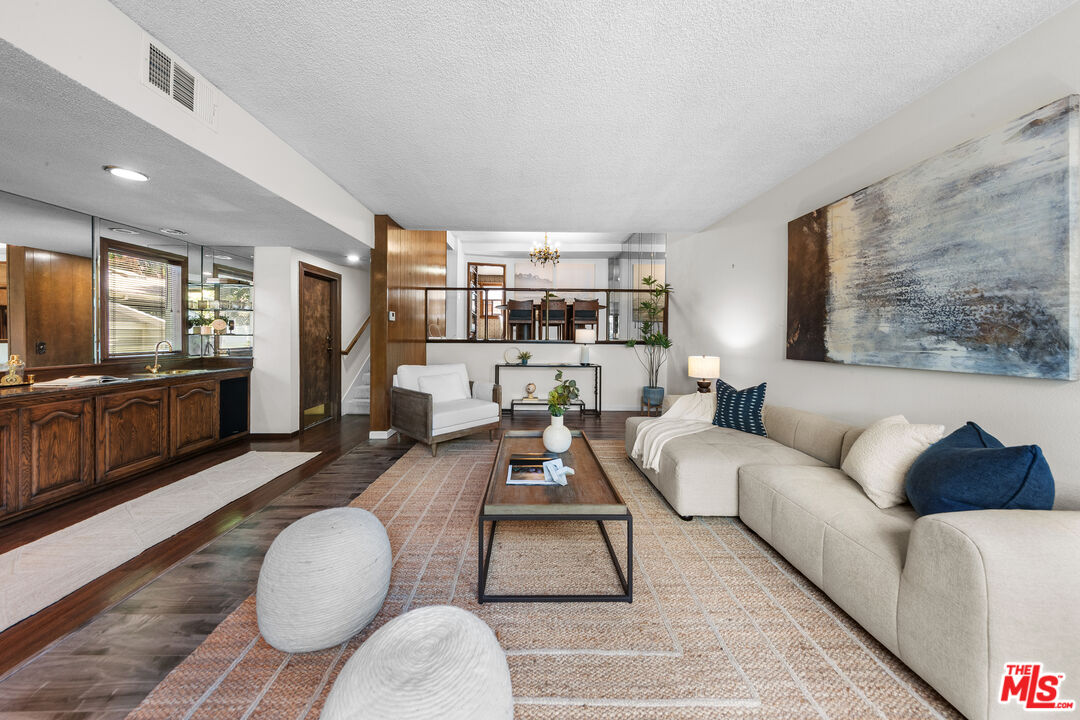 4360 Glencoe Ave Unit: 5