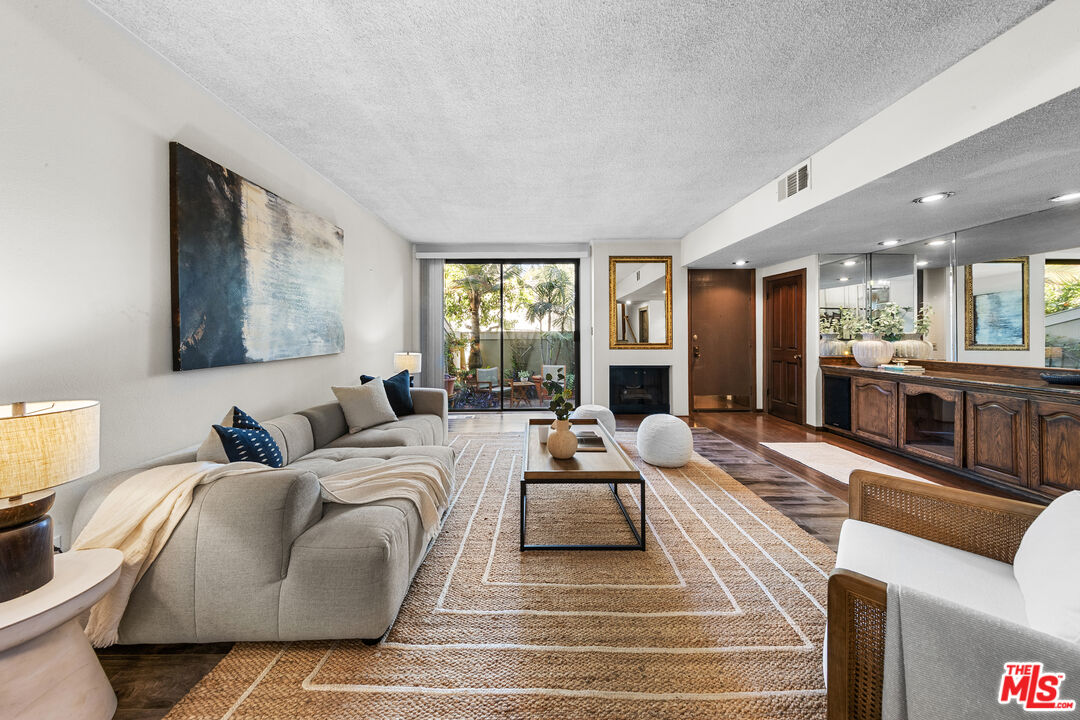 4360 Glencoe Ave Unit: 5