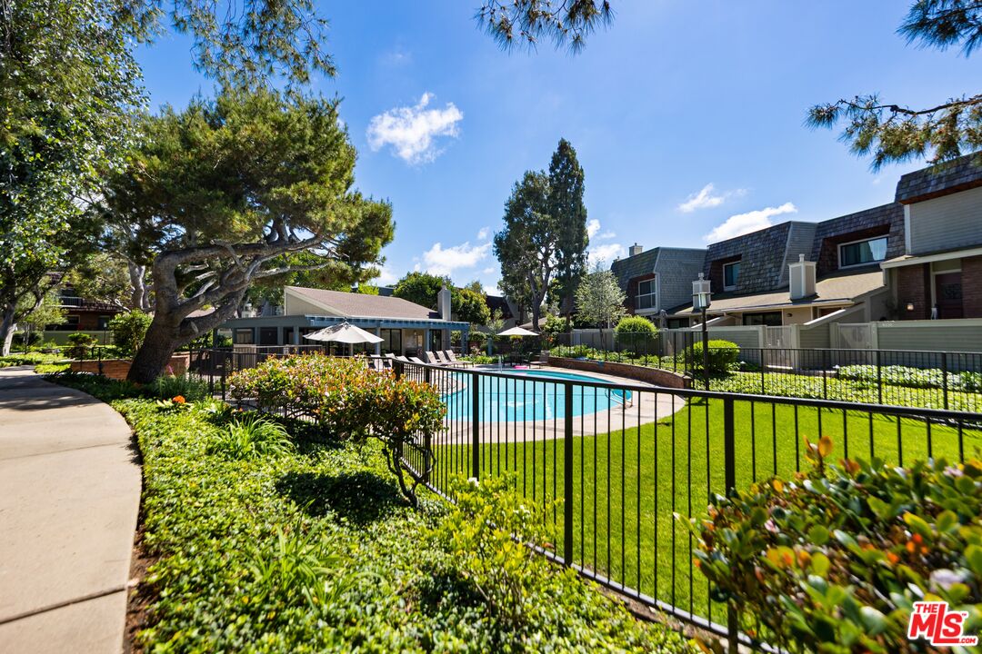 4360 Glencoe Ave Unit: 5