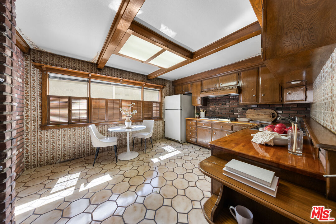 4360 Glencoe Ave Unit: 5