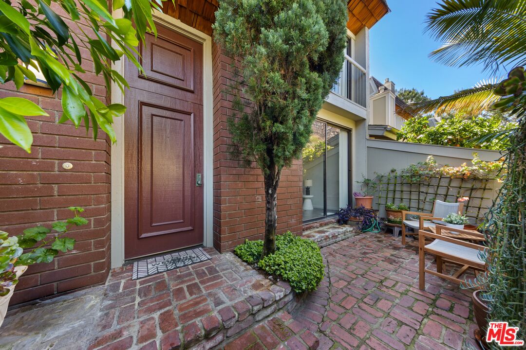 4360 Glencoe Ave Unit: 5