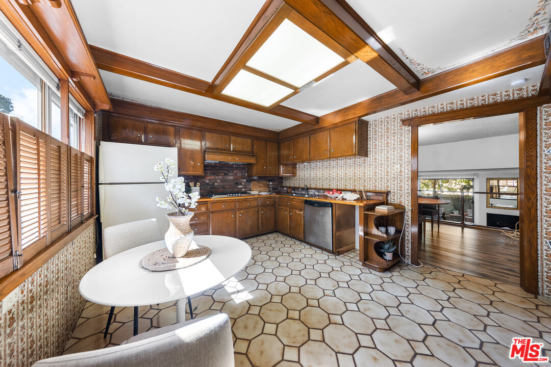 4360 Glencoe Ave Unit: 5