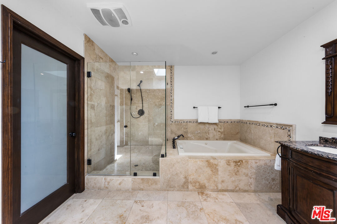 4360 Glencoe Ave Unit: 5