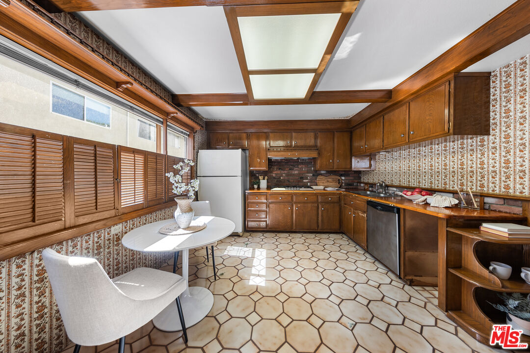 4360 Glencoe Ave Unit: 5