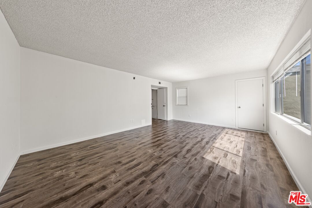 4360 Glencoe Ave Unit: 5