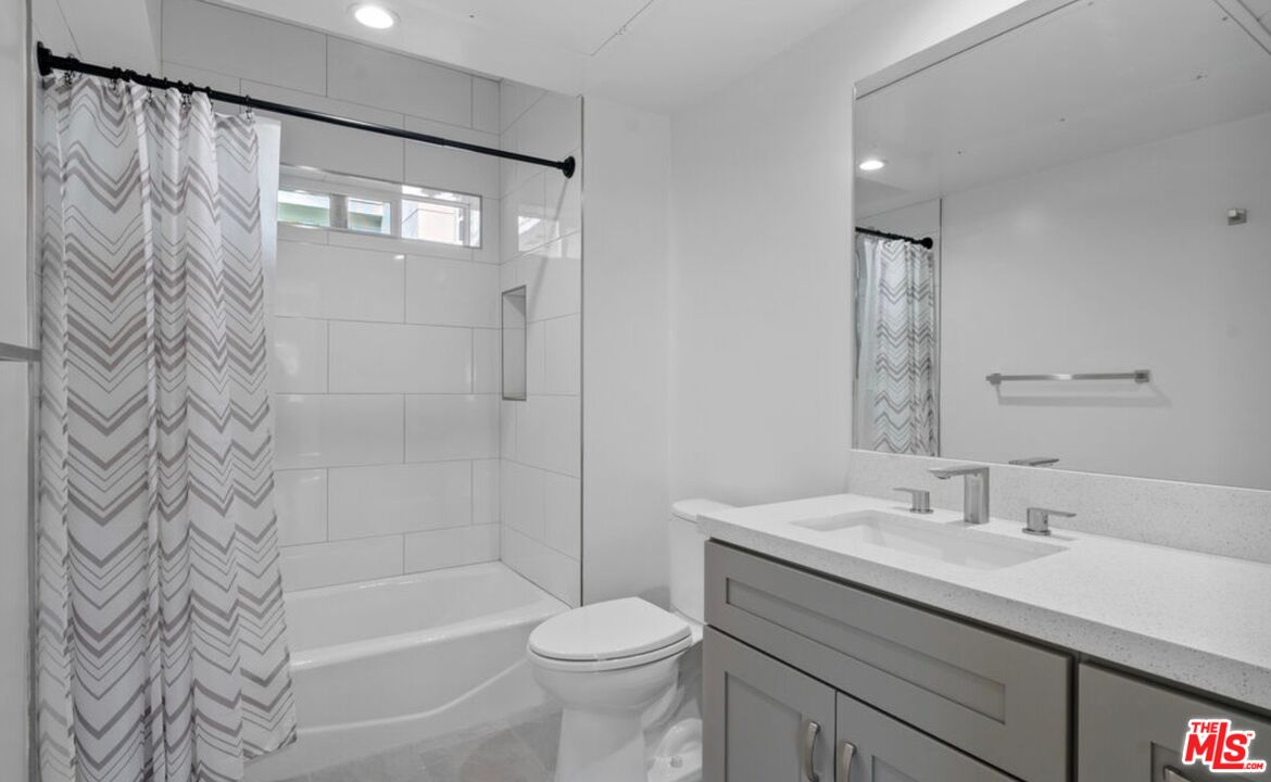 2336 Westwood Blvd Unit: 214