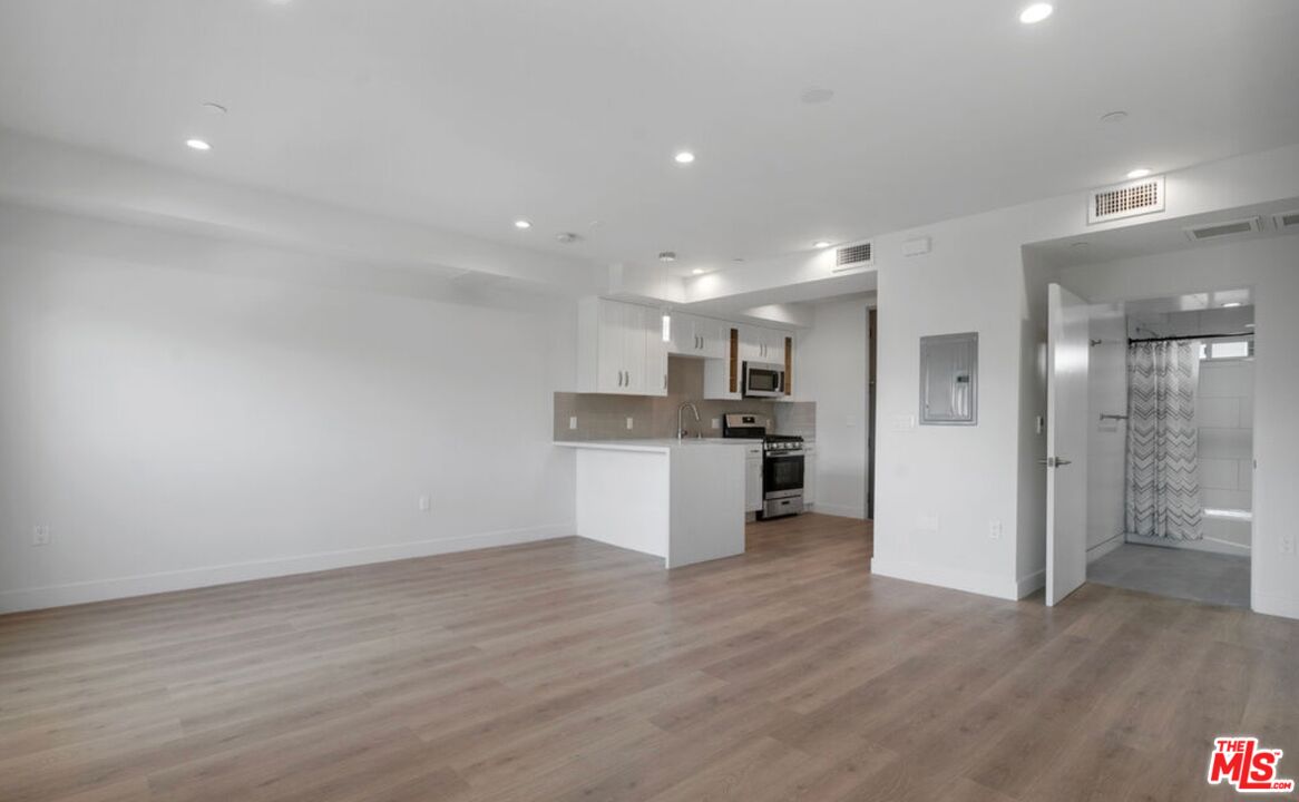 2336 Westwood Blvd Unit: 214
