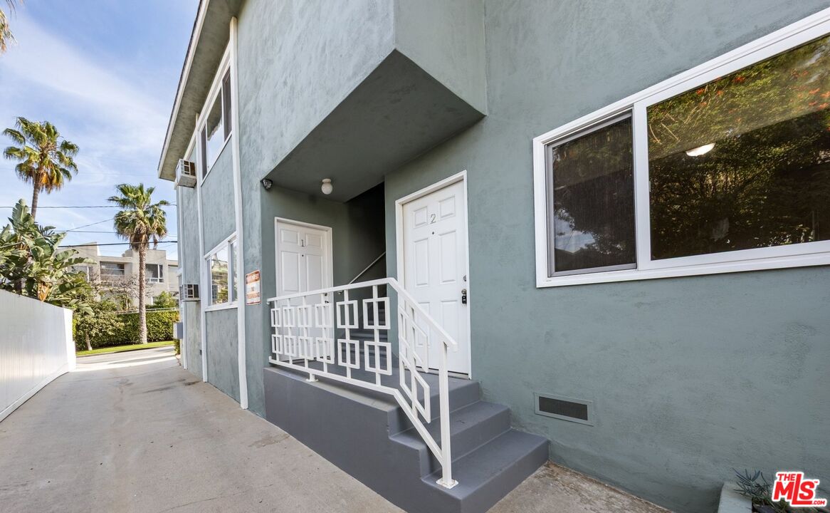 643 Pacific St Unit: 2