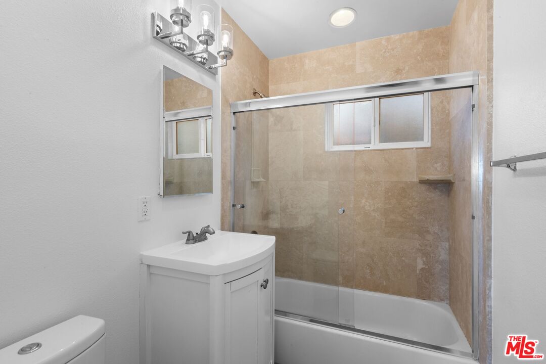 643 Pacific St Unit: 4