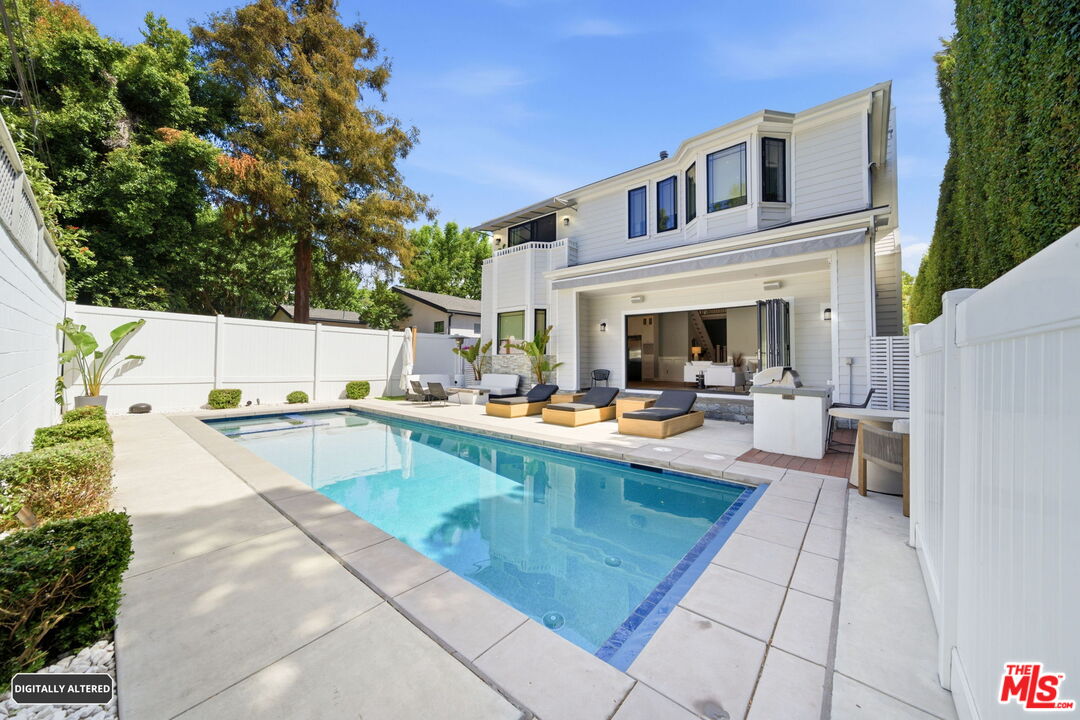 3305 Veteran Ave