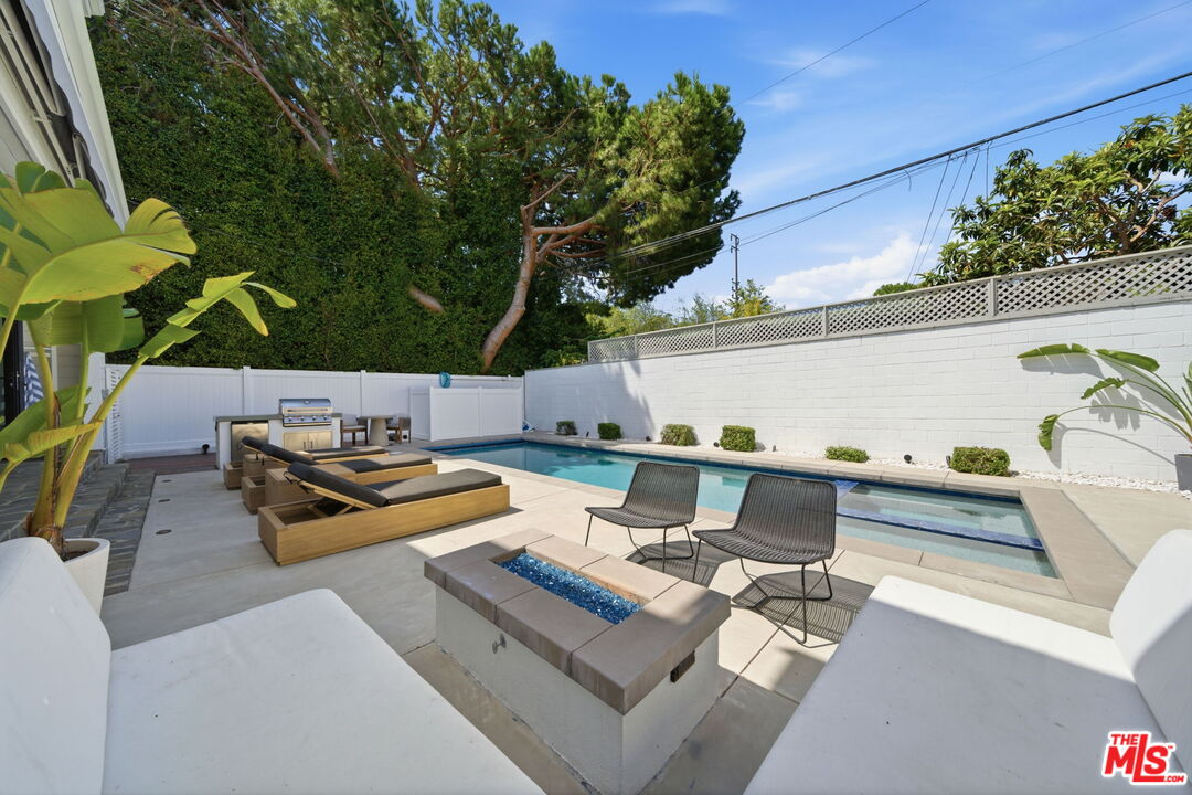 3305 Veteran Ave