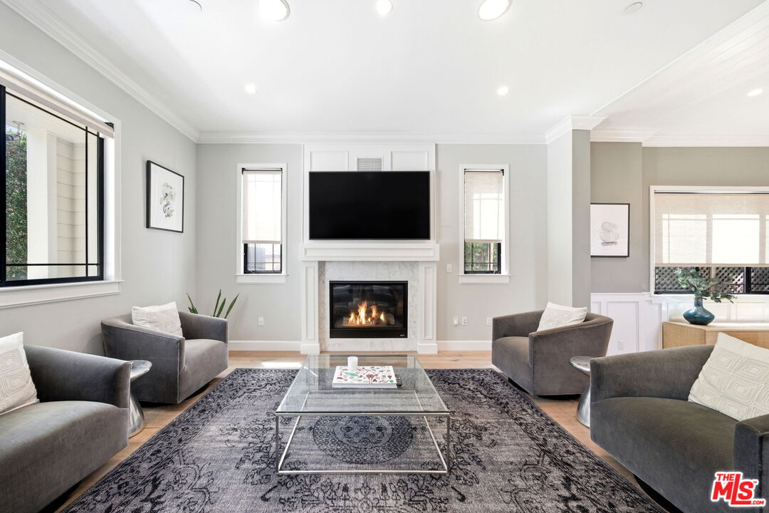 3305 Veteran Ave