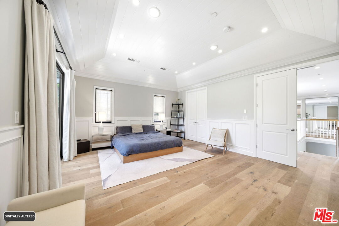 3305 Veteran Ave