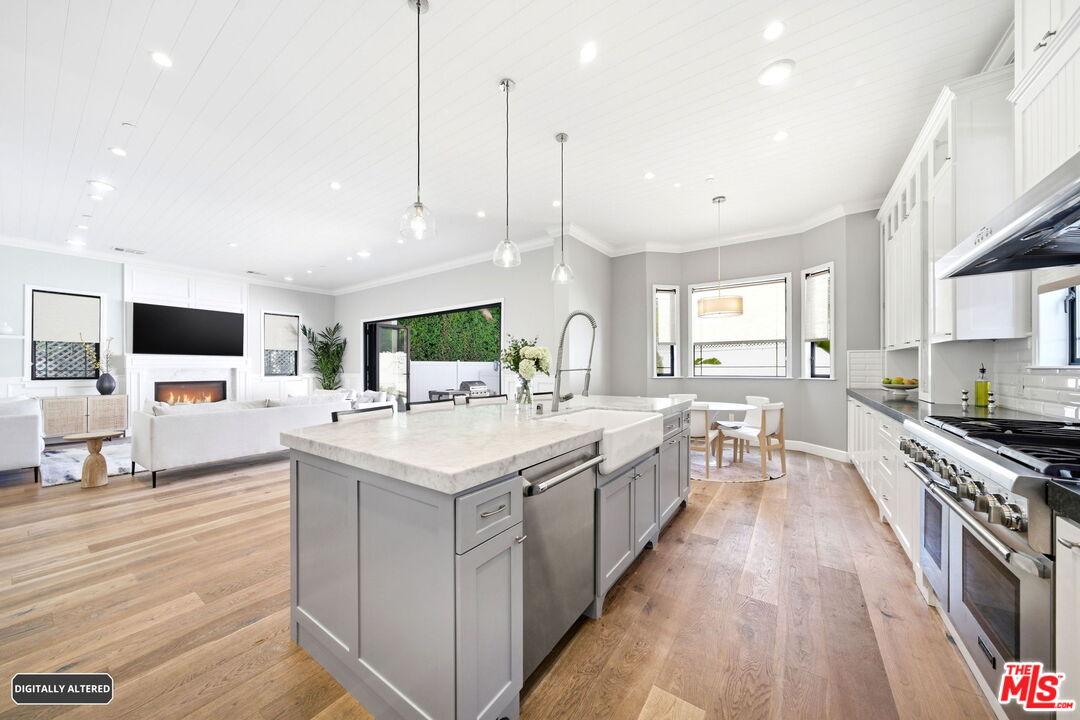 3305 Veteran Ave