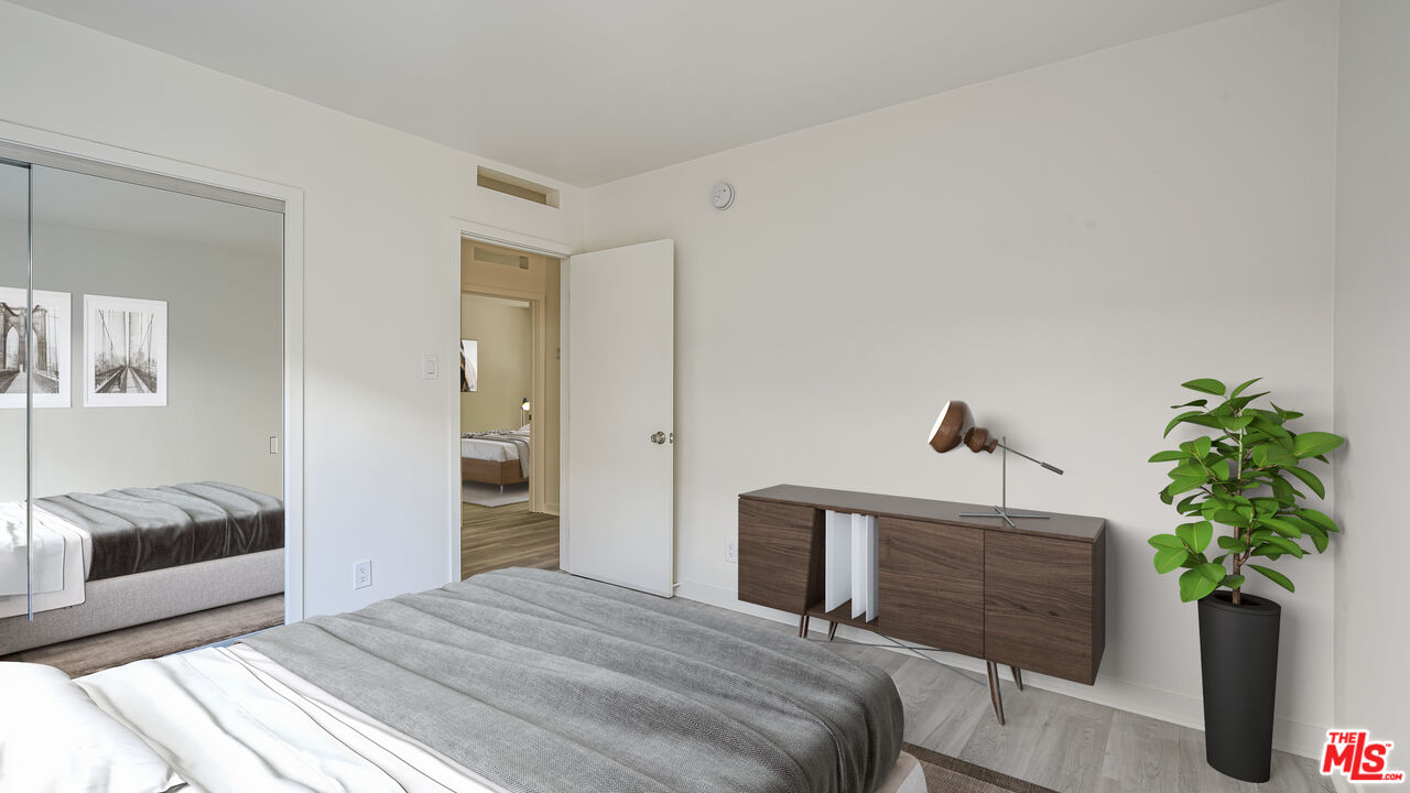 656 Indiana Ave Unit: 2