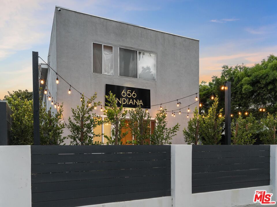 656 Indiana Ave Unit: 2
