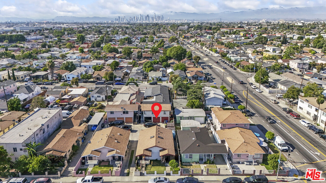 1253 E 76th Pl