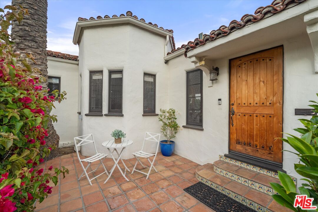 2214 Parnell Ave