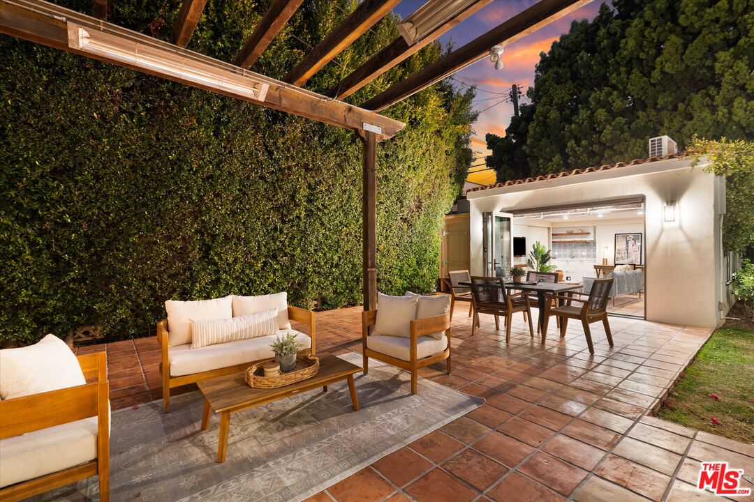 2214 Parnell Ave