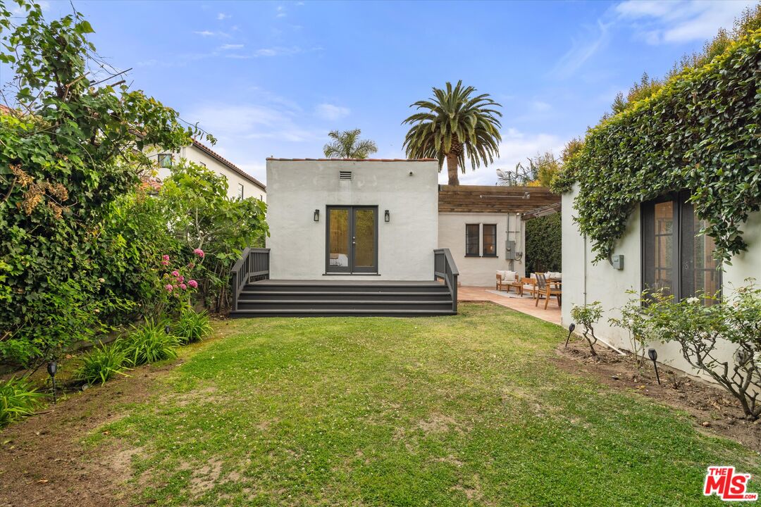2214 Parnell Ave